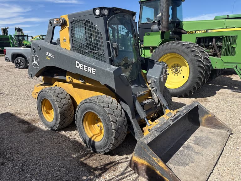 What is a Skid Steer (and What Can it Be Used For)?