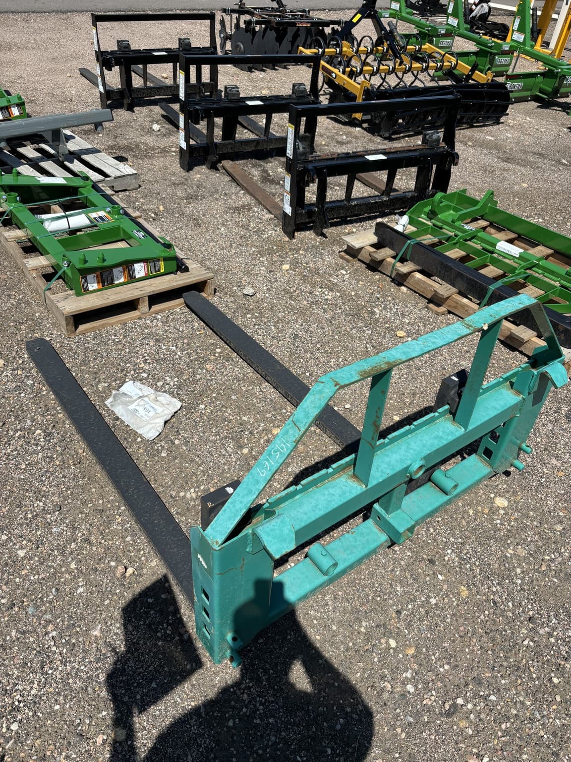 Compact Utility Tractor Titan 60'' FORKS
