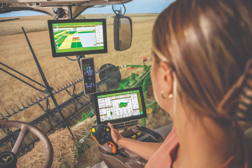 Hands-Free Headlands: Navigating the John Deere AutoTrac™ Turn Automation