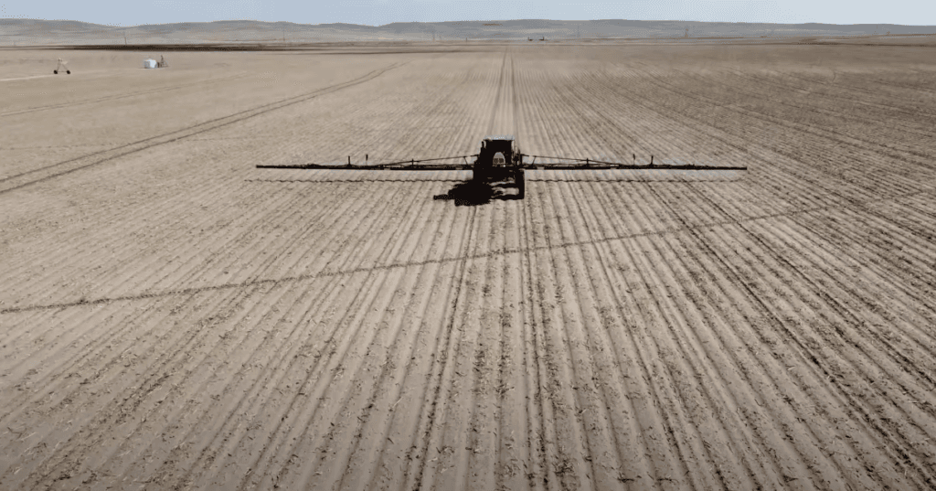 John Deere See & Spray Premium & Ultimate Sprayers on our Test Farm - FarmCast Ep30