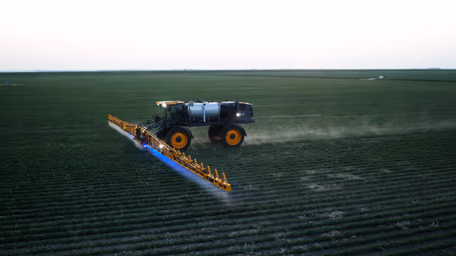 High-Clearance Power: Exploring the Hagie STS16 Sprayer and John Deere Integration
