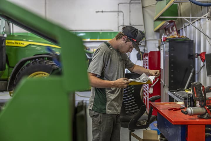Quick Apply - Technician Positions Here Quick Apply With 21st Century Equipment Hero Image